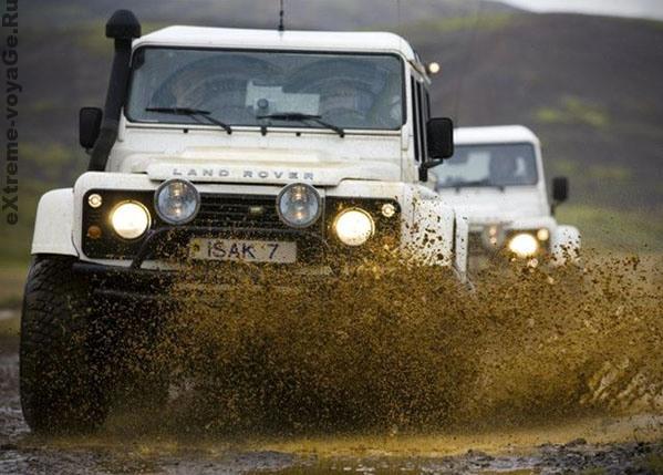 Внедорожник Land Rover Defenders в автотуре по Исландии Внедорожник Land Rover Defenders в автотуре по Исландии