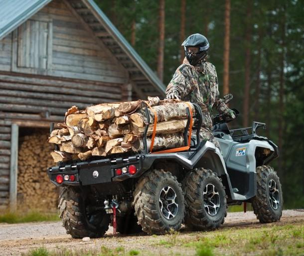 Мотовездеход Outlander ATV имеет грузовую платформу Мотовездеход Outlander ATV имеет грузовую платформу