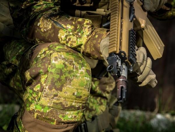 Защитные наколенники в боевой экипировке UF PRO Защитные наколенники в боевой экипировке UF PRO