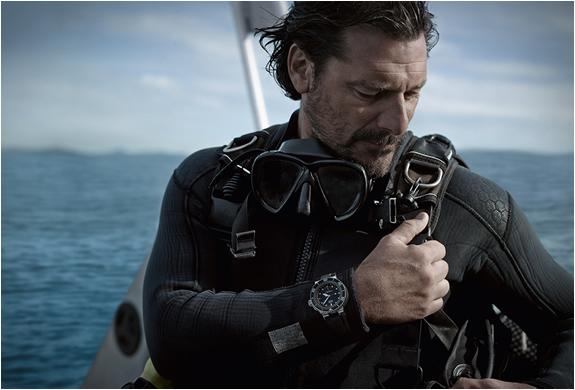 Защищенные наручные часы с глубиномером Aquis Depth Gauge Защищенные наручные часы с глубиномером Aquis Depth Gauge