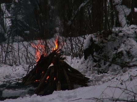Зимняя ночевка по таежному Зимняя ночевка по таежному