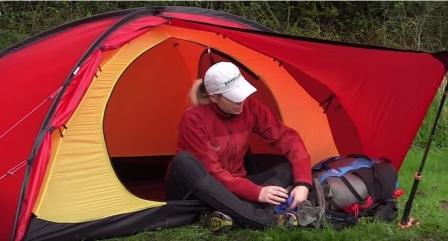 Модель предлагается в желто-бардовой расцветке Модель предлагается в желто-бардовой расцветке