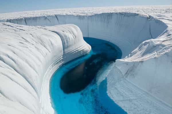 Угроза: быстрое таяние льдов Гренландии толщиной 3 км