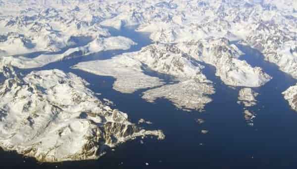 Угроза: быстрое таяние льдов Гренландии толщиной 3 км